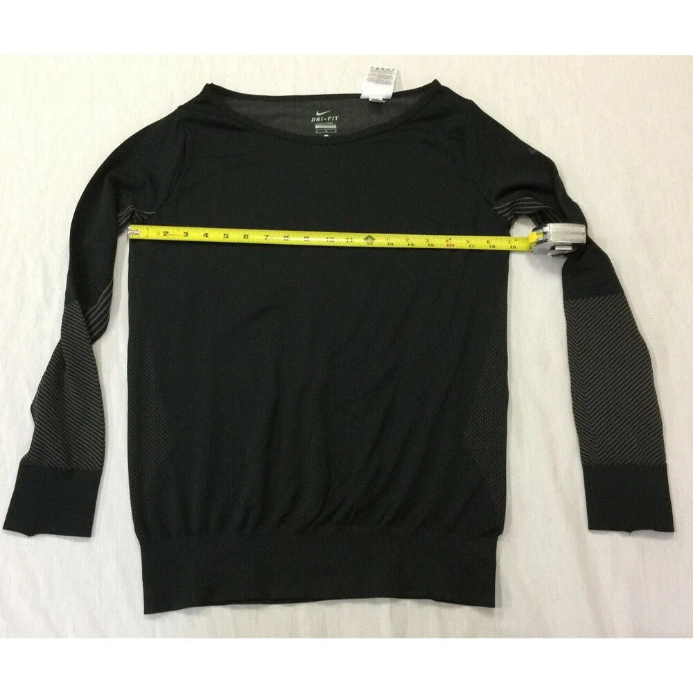 NIKE DRI FIT WOMENS ATHLETIC  SHIRT SIZE M